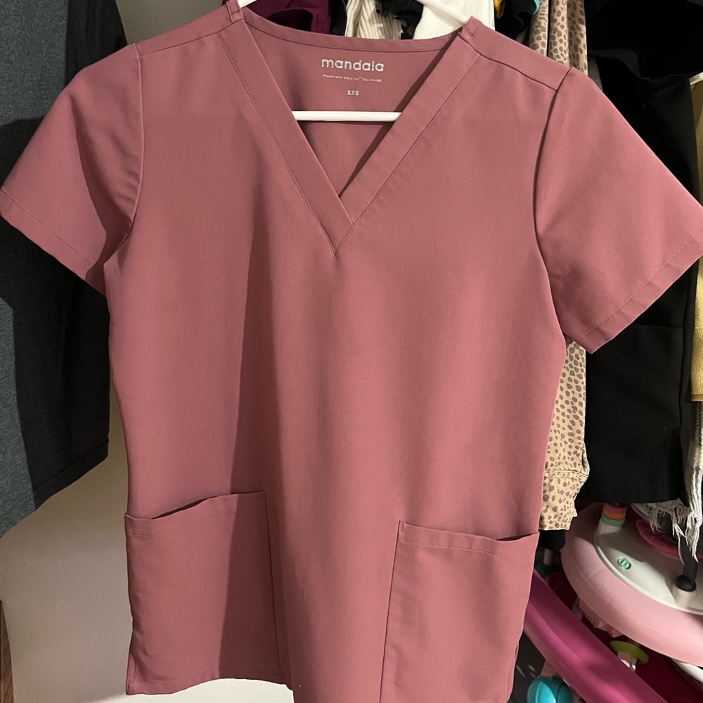 Mandala Women's Mauve V-Neck Short Sleeve Top